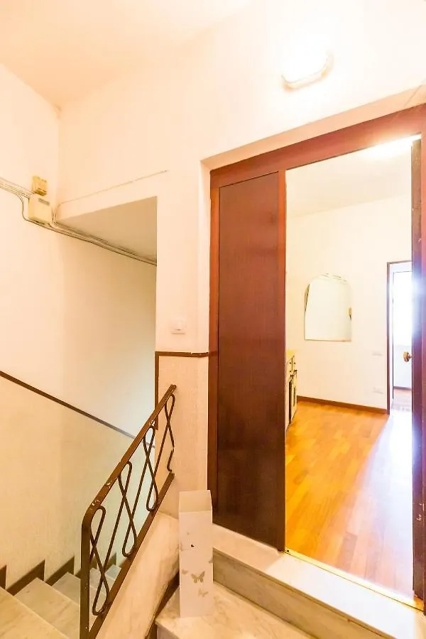 Brancaccio Renewed Apartment By Napoliapartments