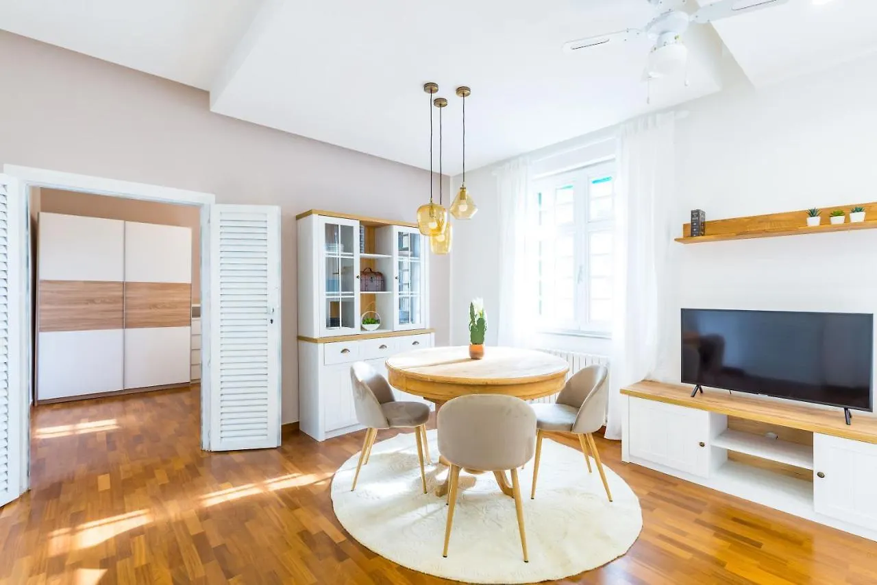 Brancaccio Renewed Apartment By Napoliapartments Italy